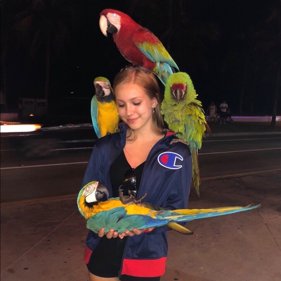 Meet your Posher, Iska - Picture 2 of 6